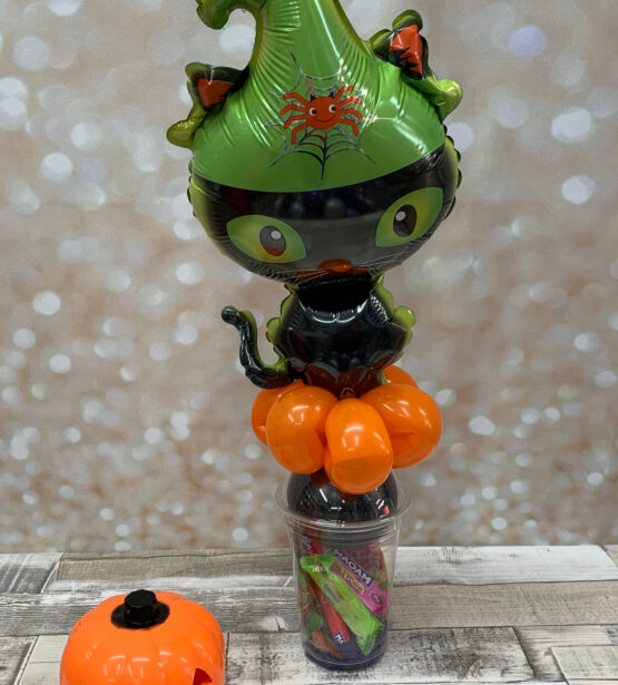 Spook up your celebrations with our Halloween Candy Cup! Filled with sweet treats and topped with a fun air-filled Halloween-themed microfoil mini balloon, this is the perfect party favour or spooky gift. A must-have for any Halloween event. Please inform us of any food allergies.